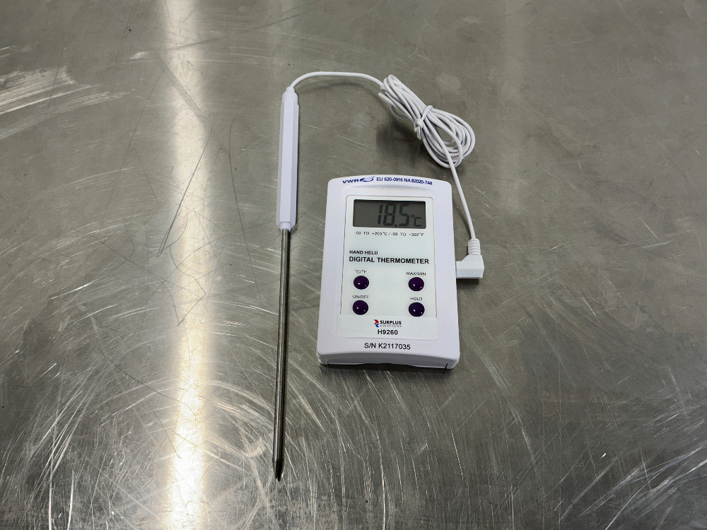 Image of VWR Hand Held Digital Thermometer